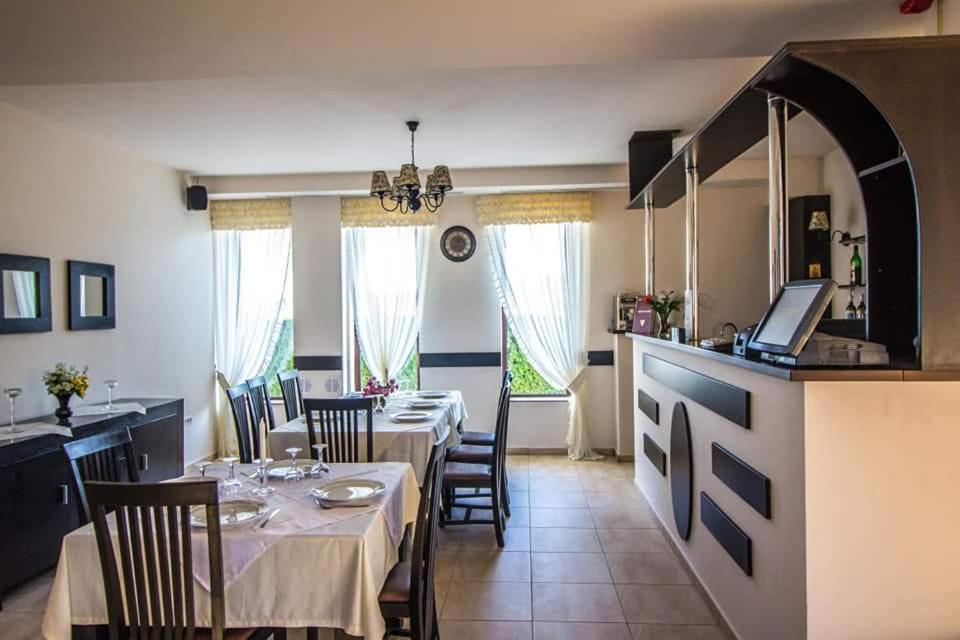 Pensiunea Perla Neamtului Minastirea Neamt Luaran gambar